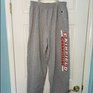 ✨3/$33✨Fairfield, Connecticut champion sweatpants